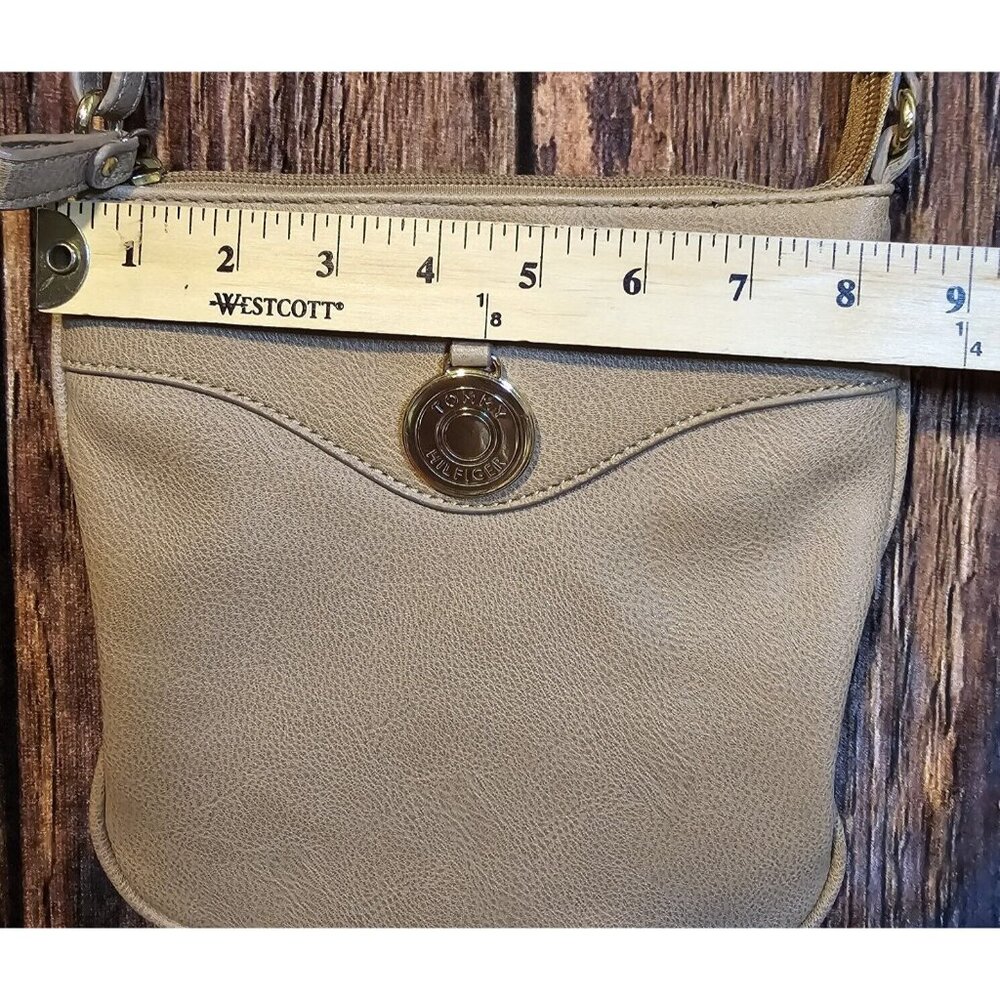 Tommy Hilfiger Crossbody Bag Purse Pockets Adjustable Strap Faux Leather 8" x 8" - Picture 3 of 14